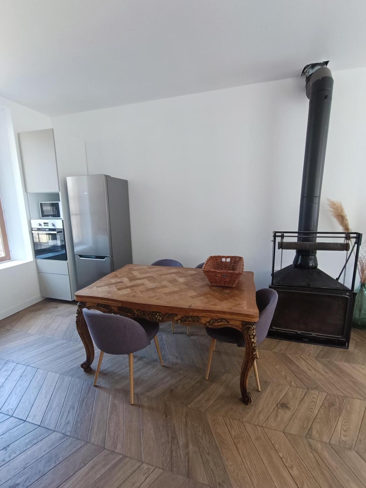 Cosy Au Coeur Du Village Homestay *